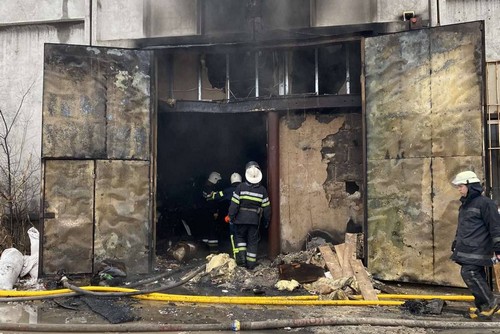 Масштабный пожар на Харьковщине: спасатели несколько часов боролись с огнем (фото)
