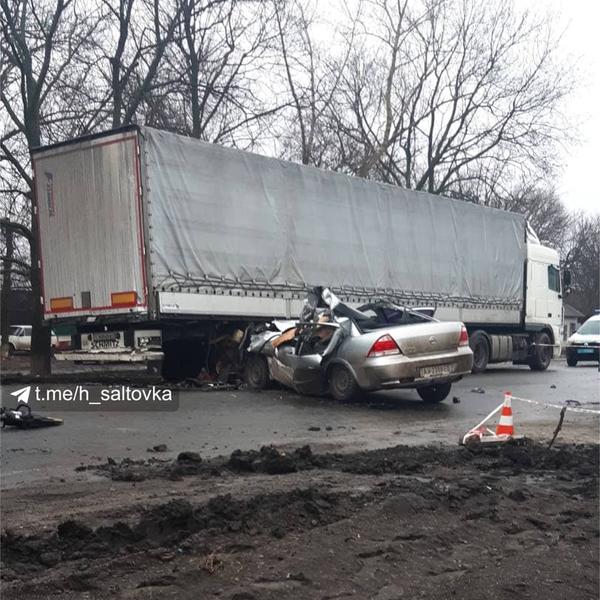 Страшное ДТП на Харьковщине: у водителя не было шансов выжить (фото)