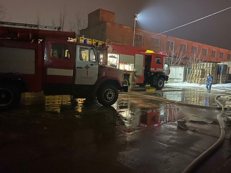Масштабный пожар в Харькове: спасатели тринадцать часов боролись с огнем (фото)