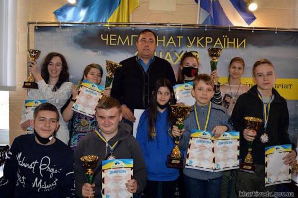 Харьковский школьник вернулся с чемпионата Украины с трофеями (фото)