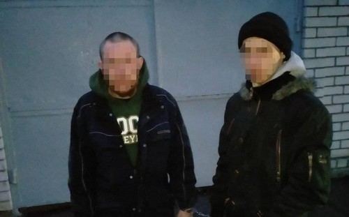 В Харькове посреди улицы задержали двух мужчин с куском провода (фото)