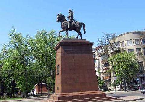Харьков в XXI веке. 21 апреля – возникла идея установить памятник казаку Харько