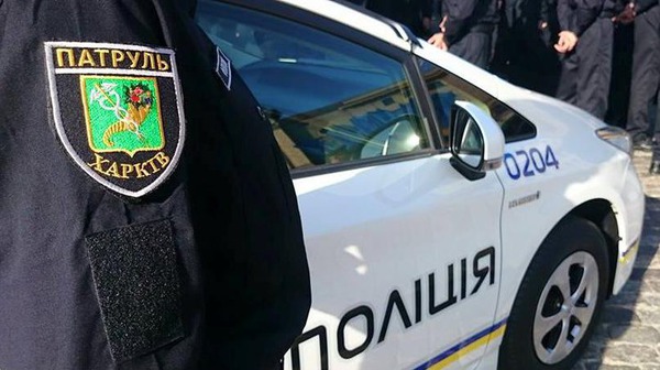 В Харькове патрульные пришли на помощь ребенку с серьезной травмой (видео)