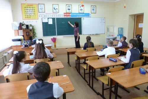 Харьковские школьники возвращаются за парты: в мэрии назвали дату