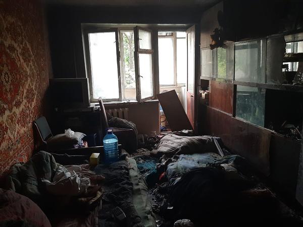 Происшествие в Харькове: из здания женщину вынесли на руках (фото)