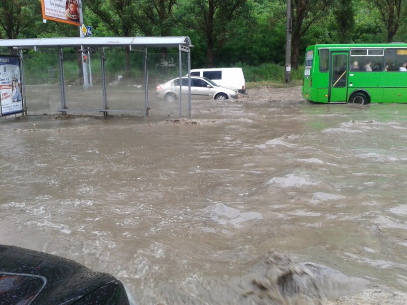 Харьков в XXI веке. 29 мая - одна из крупных улиц города ушла под воду (видео)