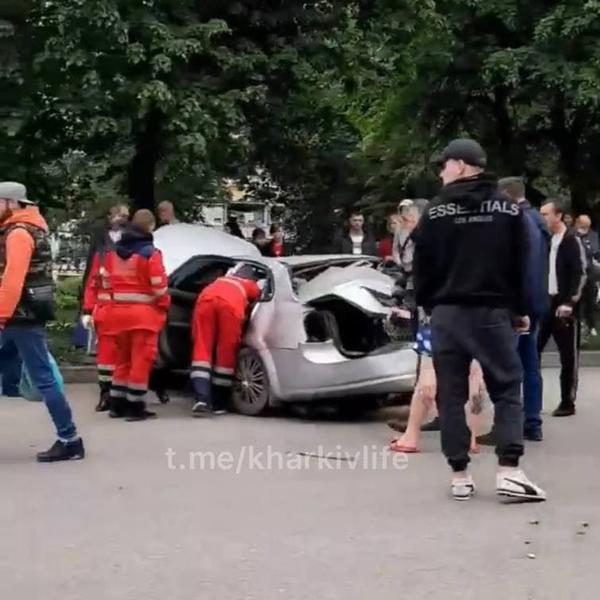 Серьезное ДТП в Харькове: есть пострадавшие (фото, видео) 