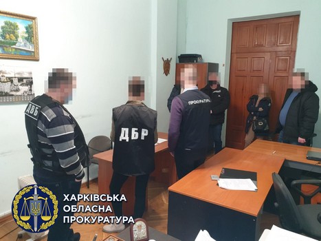 На Харьковщине сотрудников полиции призвали к ответу за выходку посреди поля