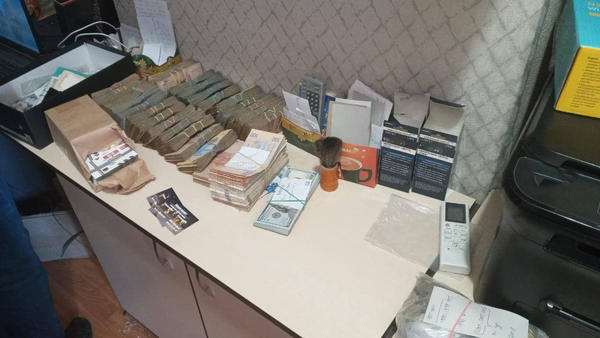 В Харькове «накрыли» нелегальных валютчиков (фото)