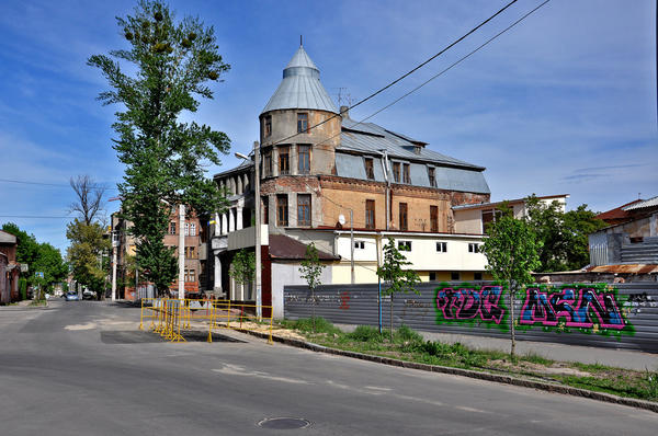 В Харькове строительная техника перекроет улицу