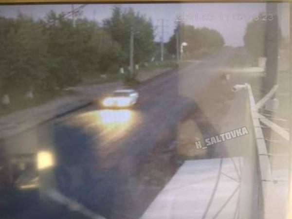 На Харьковщине мужчина погиб на дороге. Водителя разыскивают (фото)