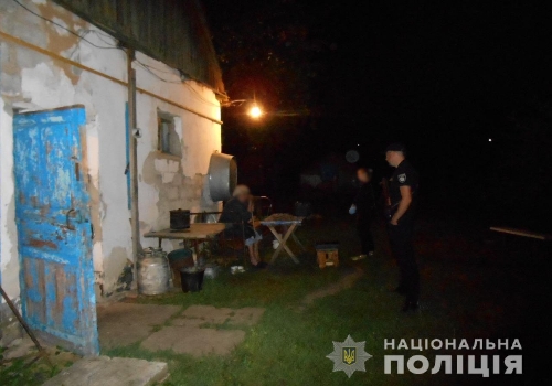 Пригласил в гости и случайно зарезал. На Харьковщине женщина нашла труп в своем доме (фото) 