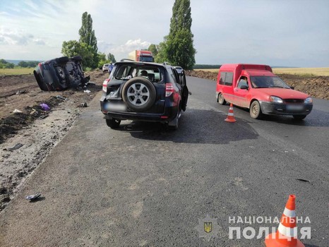 Виновник аварии не выжил: в полиции озвучили подробности ДТП, которое произошло под Харьковом (фото)