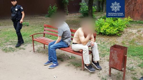 В Харькове мужчина пережил тяжелые минуты после встречи с незнакомцами