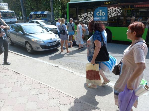 Сразу несколько пешеходов пострадали на дорогах Харькова (фото)