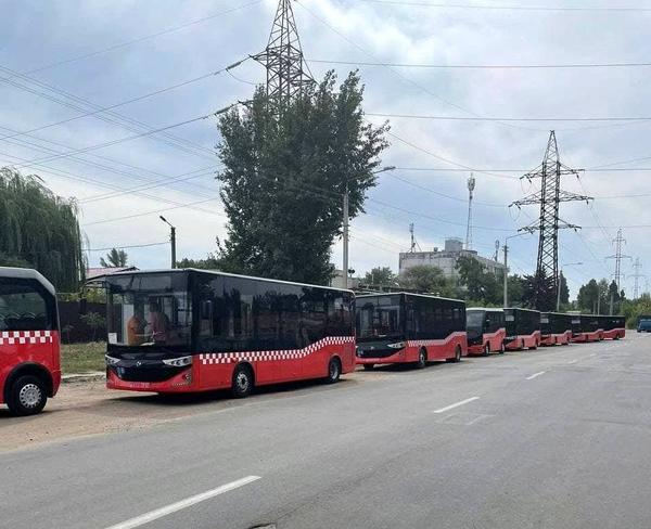 В Харькове начали обкатку новых иностранные автобусов (фото, видео)