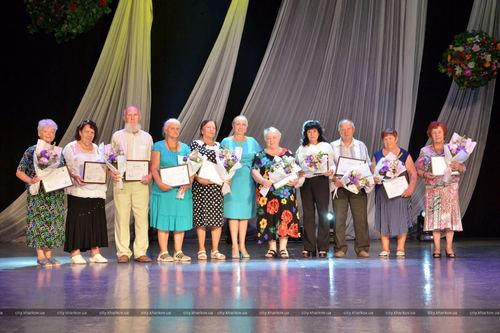 Харьковские ветераны первыми принимают поздравления (фото)  