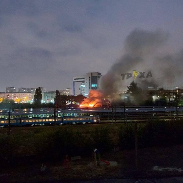 В Харькове горит железнодорожный вокзал (видео)