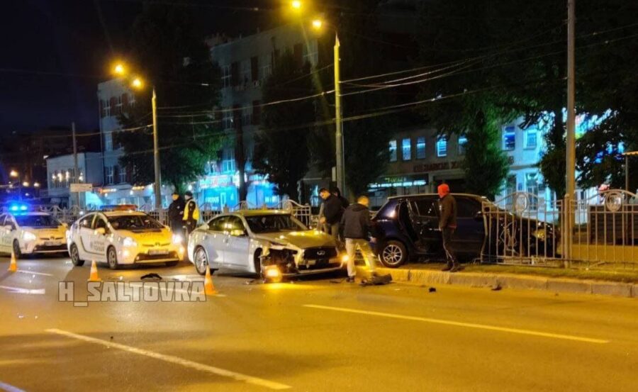 ДТП в центре Харькова: машина разбилась, есть пострадавшие