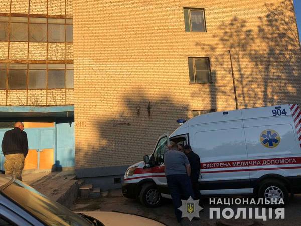 Бил ногами по автомобилю медиков: что грозит хулигану из Харькова
