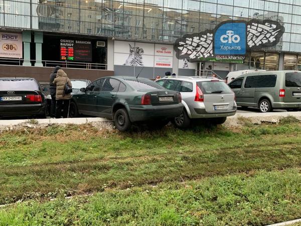 Массовая авария произошла в Харькове (фото, видео)
