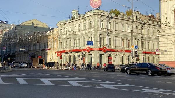 Перекресток в центре Харькова, на котором погибли шесть человек, обезопасили столбиками (фото)