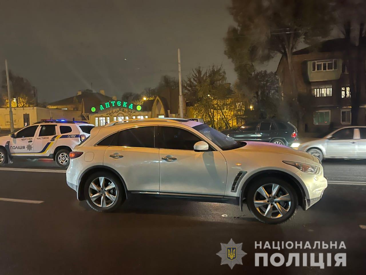 Женщина трагически погибла под колесами Infiniti в Харькове (фото, видео, дополнено)