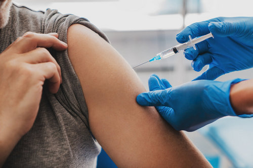 В Харькове заканчиваются две вакцины против коронавируса