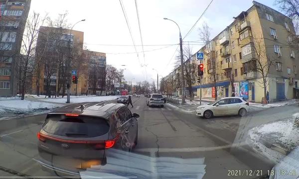 Патрульные из Харькова продолжают выслеживать нарушителей через соцсети: попался еще один дерзкий водитель