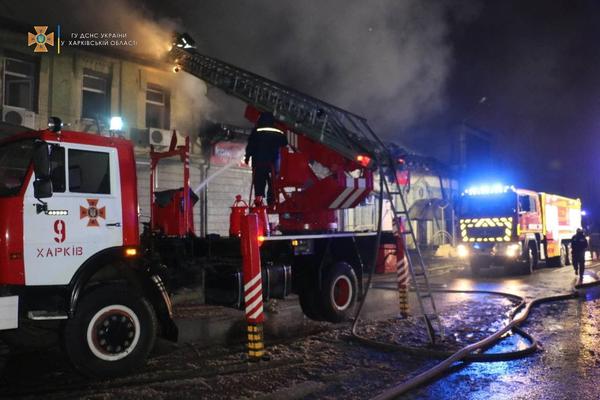Масштабна пожежа у Харкові: згоріли склади з товаром (фото)