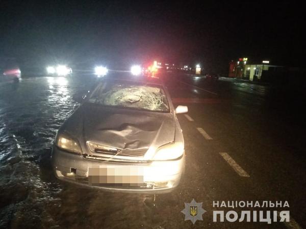 Происшествие на дороге под Харьковом: мужчина погиб мгновенно (фото)