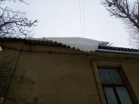 Очистка домов от сосулек и снега: куда обращаться в Харькове (фото) 