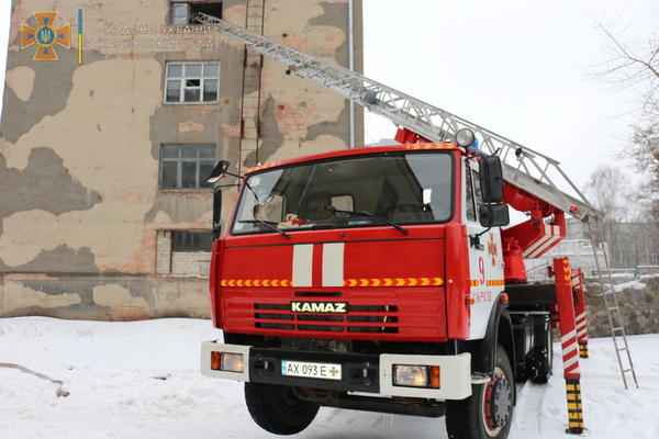 В Харькове горело студенческое общежитие (фото, видео, дополнено)
