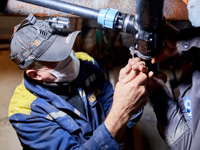 Водоснабжение в Харькове: коммунальщики восстанавливают разрушенную после обстрелов сеть 