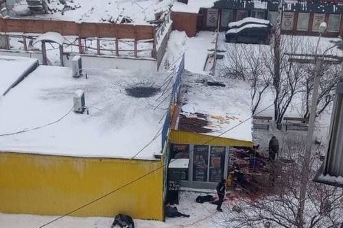 В Харькове снаряд попал в людей, стоящих в очереди за продуктами