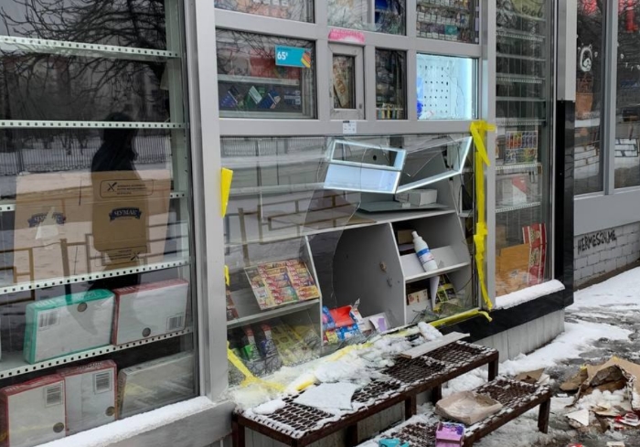 Мародеры продолжают грабить харьковские магазины (фото)