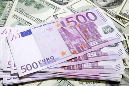 Нацбанк отменил свободный вывоз валюты: сколько денег можно вывезти за границу