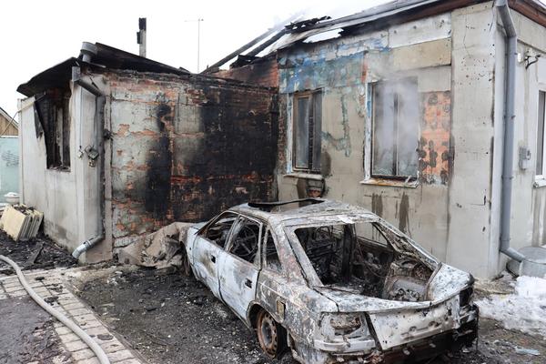 В городе под Харьковом оккупанты уничтожили часть домов, есть погибшие и раненые (фото)