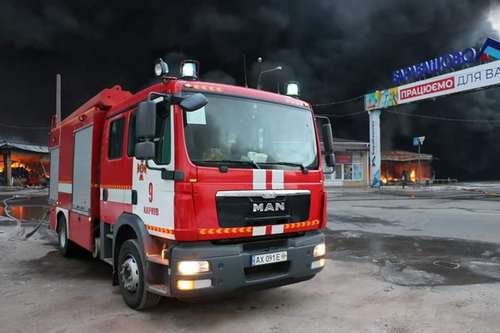 Пожар на рынке «Барабашово». Спасены от огня более 10 жилых домов (видео, фото)