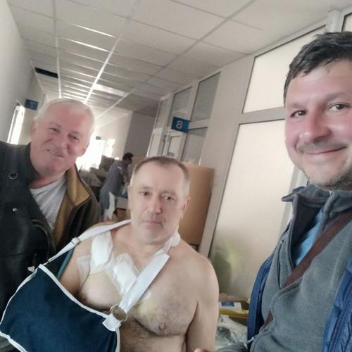 Обстрел центрального парка Харькова: пострадавший коммунальщик идет на поправку
