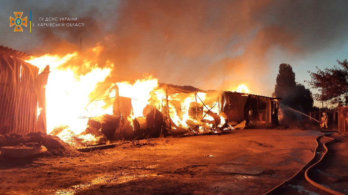 Пожары после обстрелов Харьковщины: горели дома и склады
