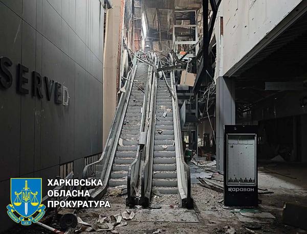 Обстрел Харькова: во время спасения пострадавшей ранило правоохранителей (фото)