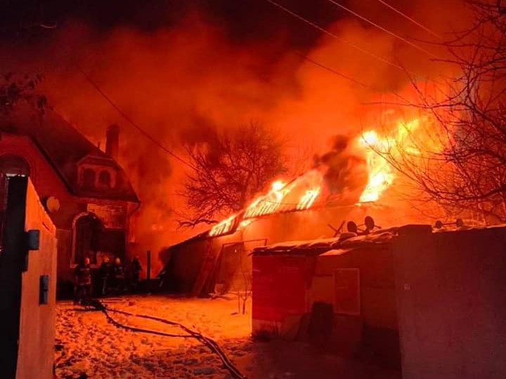 Обстрелы Харкова: горели дома, гаражи и машины