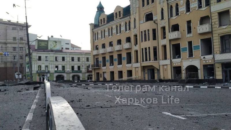 Нічний ракетний удар по Харкову: постраждала жінка