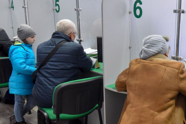У звільнених  містах і селах Харківщини відкриваються банківські відділення та банкомати. Де і коли