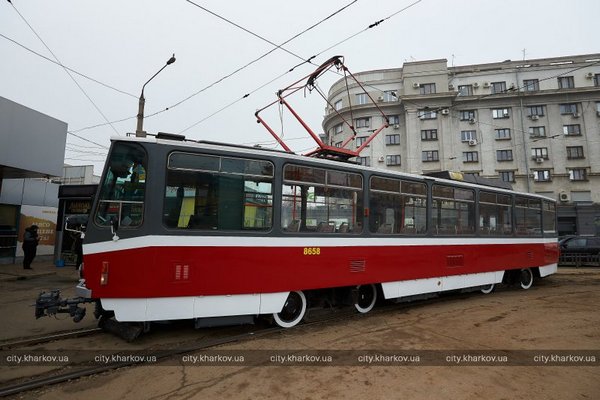 Найдовший автобус у Харкові курсуватиме популярним маршрутом на Салтівку (фото)