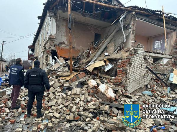 Стало відомо, хто загинув внаслідок обстрілу житлового будинку на Харківщині (фото)