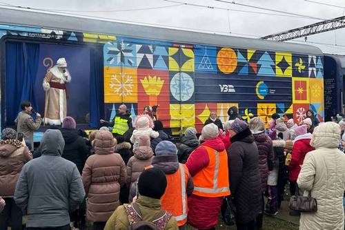 Потяг Чудотворця привіз на Харківщину різдвяну казку (фото)