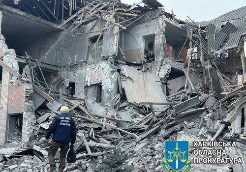 Сьогоднішній обстріл міста на Харківщині: оприлюднено нові фото руйнувань