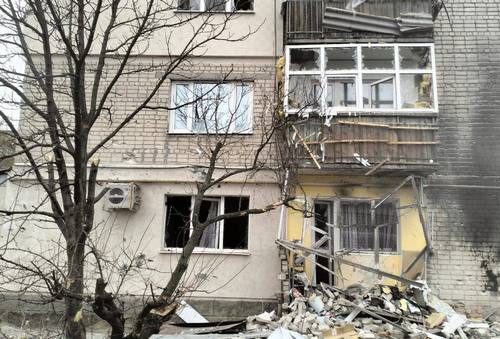 Ворог удень вдарив по місту на Харківщині: фото руйнувань